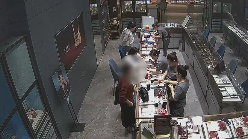 【反诈课堂】止损36万余元！民警揭穿“周岁礼”背后的“邮寄投资”骗局!(1)