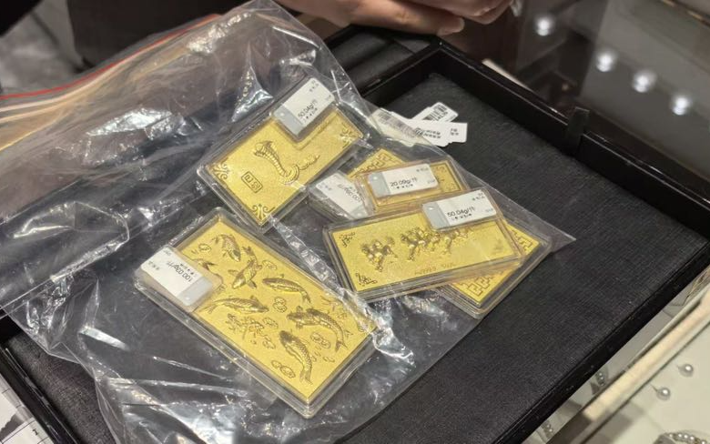 【反诈课堂】止损36万余元！民警揭穿“周岁礼”背后的“邮寄投资”骗局!(4)