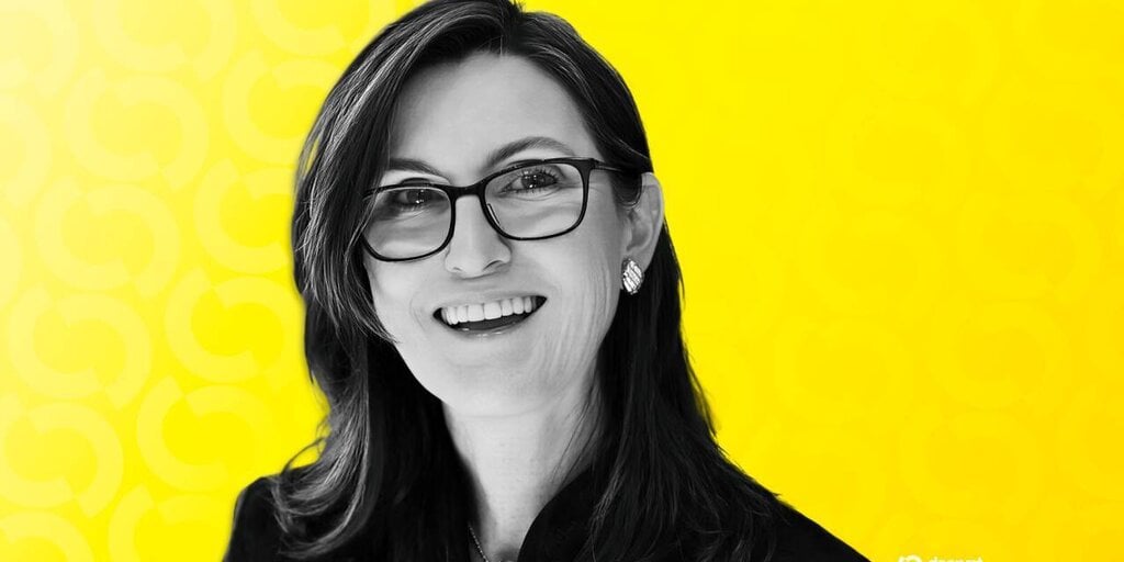 以下是比特币为何比黄金更适合作为稀缺资产的原因：Ark Invest 的 Cathie Wood(1)
